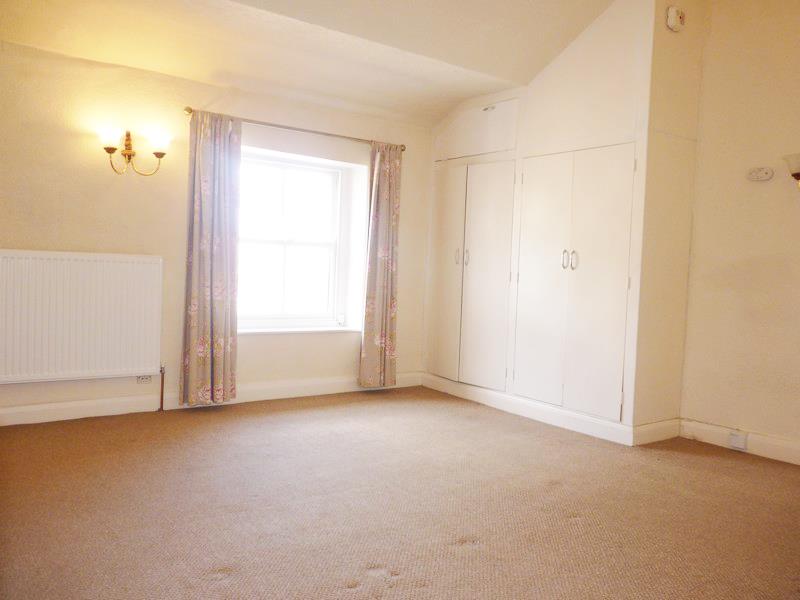 2 bedroom flat Let Agreed in Barnoldswick - P1740306.jpg